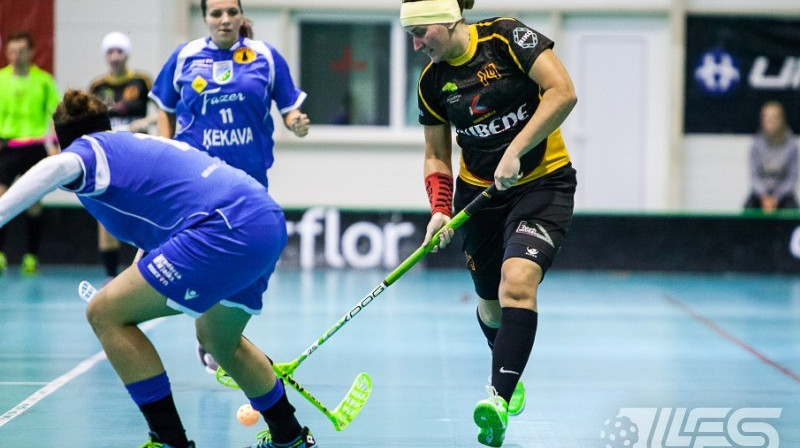 Ar bumbiņu Liene Adamane (Rubene)
Foto: floorball.lv