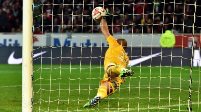 Stefans Rufjē atvaira Divoka Origī 11 metru soda sitienu
Foto: AFP/Scanpix