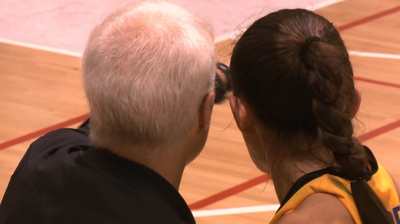 Ainars Zvirgzdiņš un Anete Šteinberga: pirmā spēle Eiropas kausa izcīņā
Foto: Basketfeminin.com