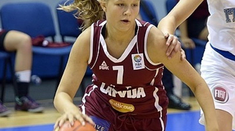 Marianna Kļaviņa: trīs tālmetieni un 14 punkti pret "1182 Tallinn"
Foto: www.fibaeurope.com