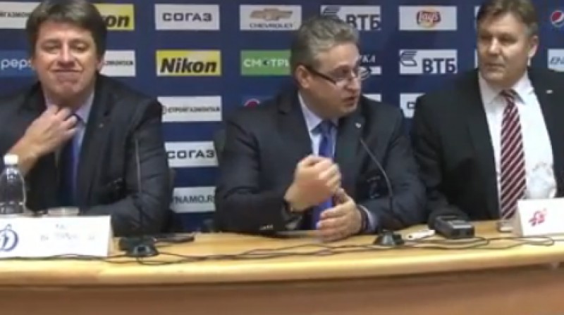 H.Vītoliņš (pa kreisi) un R.Sumanens (pa labi) preses konferencē
Foto: dynamo.ru
