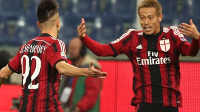 Stefans El Šāravi un Keisuke Honda pēc vārtu guvuma
Foto: AP/Scanpix