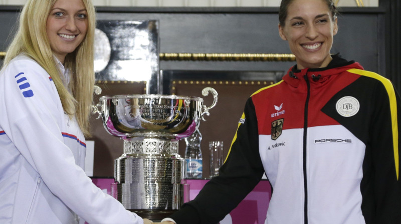 Pirmās spēles dalībnieces Petra Kvitova un Andrea Petkoviča
Foto: AP/Scanpix