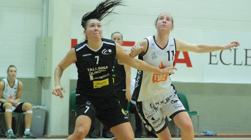 Guna Lagzdiņa divcīņā ar oktobra vērtīgāko spēlētāju Mailisu Poku
Foto: WBBL.eu