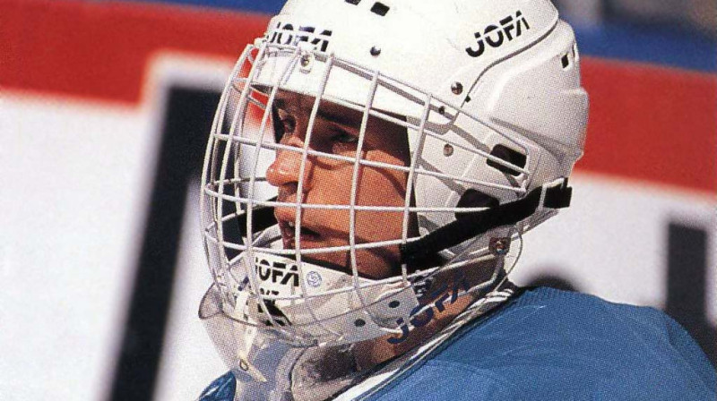 Artūram Irbem jau ir bijusi pieredze darbā ar NHL "autsaideriem". Tagad viņam ir jāmēģina palīdzēt uz uzvaras takas atgriezt Bufalo "Sabres".
Foto: neosaturn.com/irbe