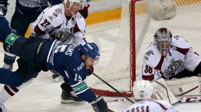 Mārtiņš Karsums ceļā uz Rīgas "Dinamo" vārtiem
Foto: ITAR-TASS/Scanpix