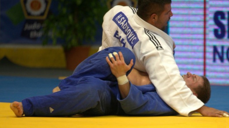 Artūrs Ņikiforenko gūst traumu U23 EČ
Foto: eju.net