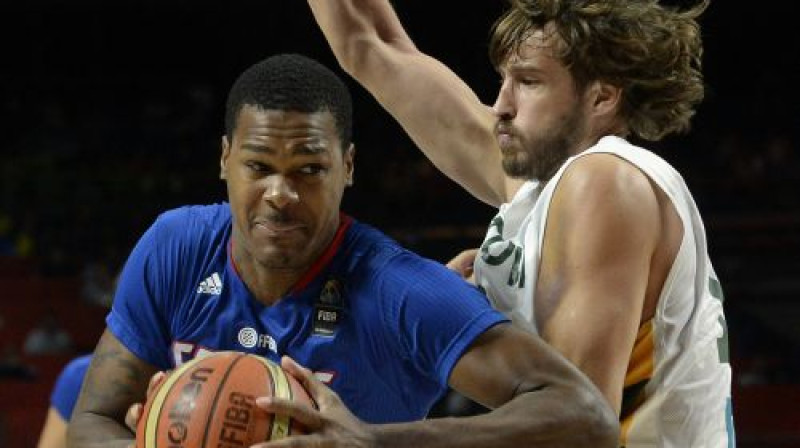 Mikaels Želabals pret lietuvieti Simu Jasaiti
Foto: AFP/Scanpix