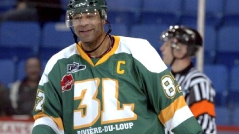 Donalds Brašīrs spēlējot LNAH
Foto: planetehockey.com