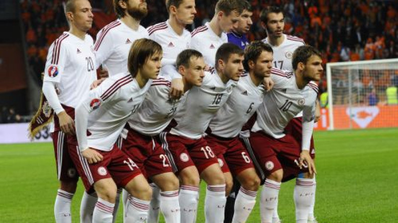 Latvijas izlase Amsterdamā zaudēja smagi, taču FIFA rangā pacēlusies par divām vietām
Foto: AFP/Scanpix
