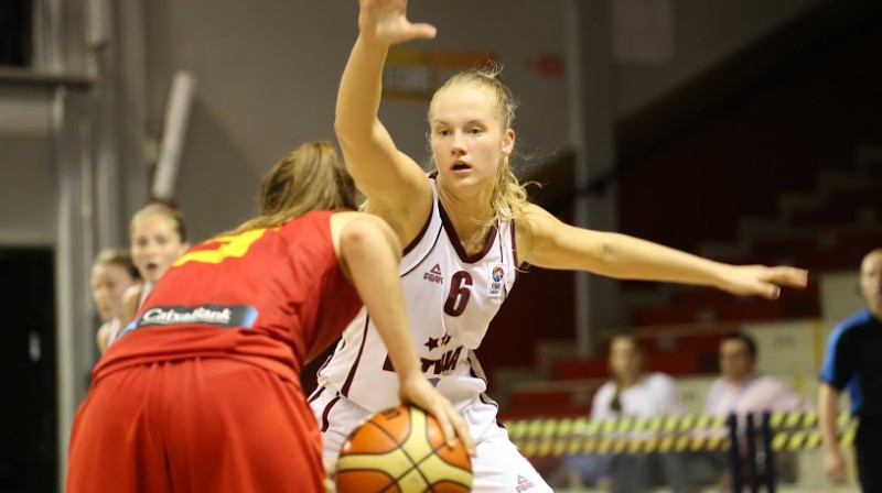 Potenciālā U20 izlases līdere Kate Krēsliņa Eiropas U20 čempionātā 2014.gada vasarā. 
Foto: Jānis Avotnieks