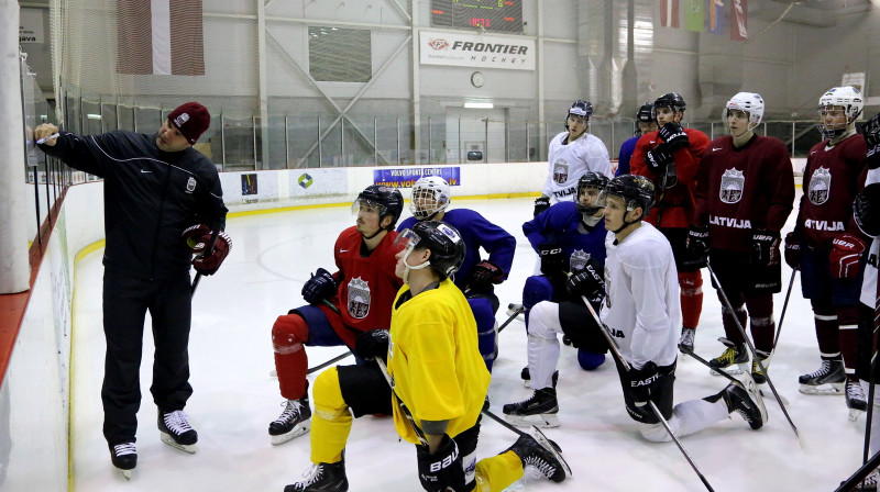 Latvijas U20 hokeja izlase Ģirta Ankipāna vadībā uzsāka gatavošanos pasaules čempionātam.
Foto: Mārtiņš Aiše