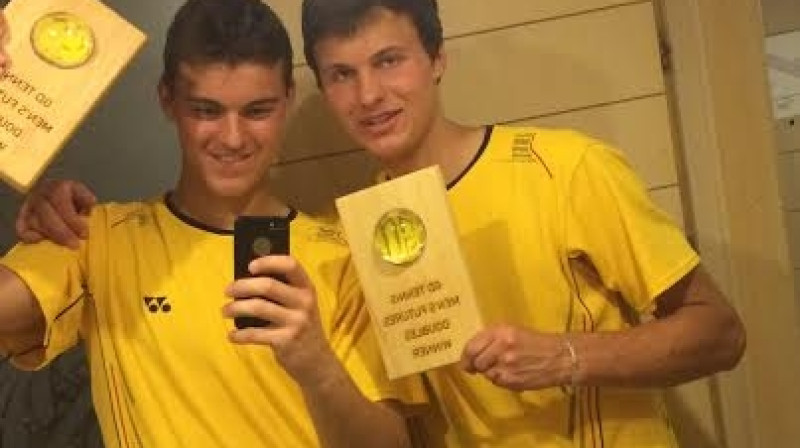 Brāļi Podžus pēc triumfa Turcijā