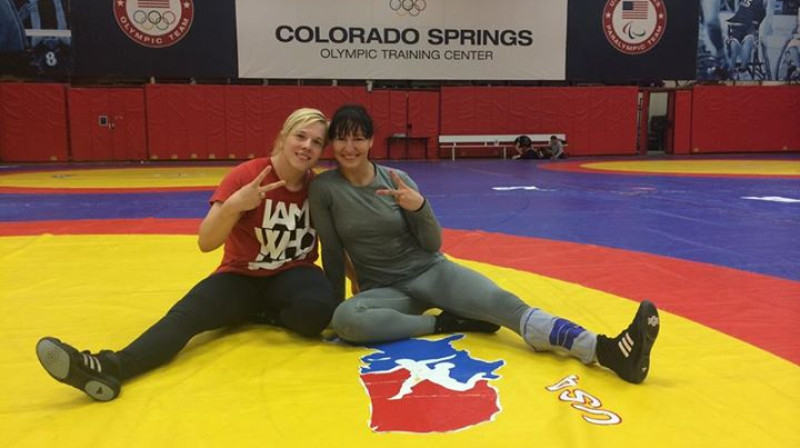 Lusa Klara Vaskesa (Argentīna) un Anastasija Grigorjeva (Latvija) treniņnometnē Amerikā 
Foto: US Olympic Training Center, Colorado Springs