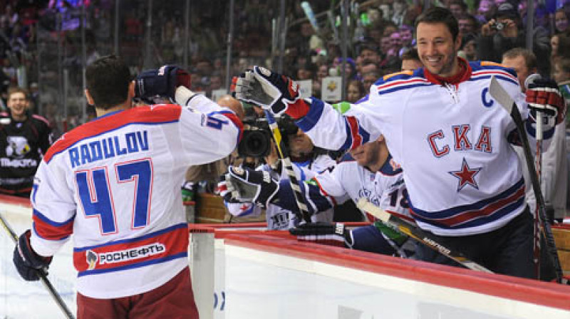 Aleksandrs Radulovs un Iļja Kovaļčuks 
Foto: khl.ru