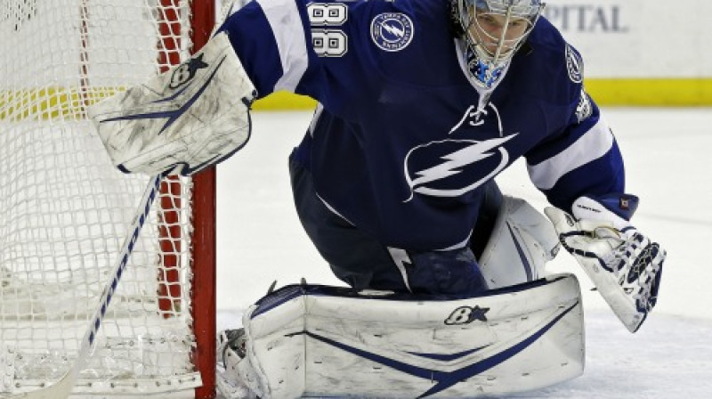 20 gadus vecais debitants Andrejs Vasiļevskis kopš izsaukšanas uz NHL piedalījies trīs no četrām spēlēm, ielaižot 2,01 ripu un atvairot 94,0% metienu
Foto: AP/Scanpix