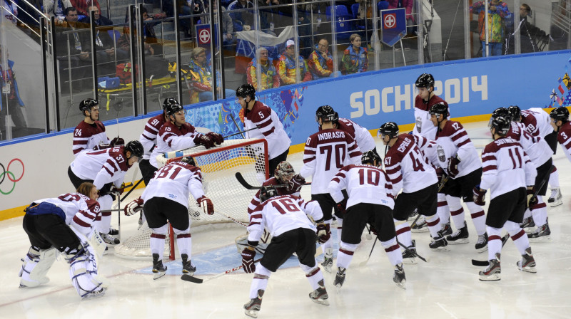 Latvijas hokeja izlase Soču olimpiskajās spēlēs
Foto: Romāns Kokšarovs, Sporta Avīze, F64