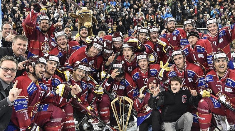 Ženēvas "Servette" otro gadu pēc kārtas varēja svinēt Špenglera kausa izcīnīšanu
Foto: AP/Scanpix