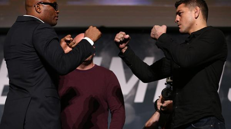 Andersons Silva (no kreisās) un Niks Diazs
Foto: sherdog.com