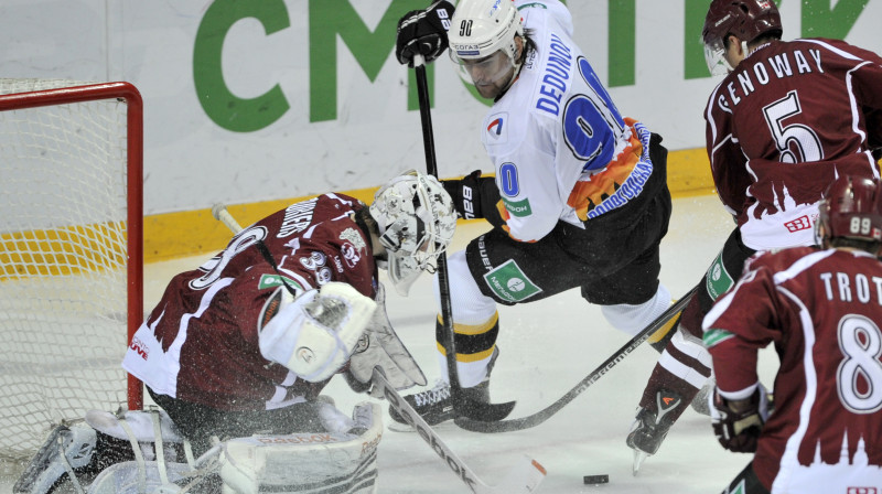 Džefs Delorjē šovakar atvairīja visus 25 pretinieku metienus
Foto: Romāns Kokšarovs/F64