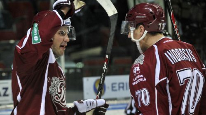 Krišjānis Rēdlihs un Miks Indrašis
Foto: Romāns Kokšarovs/F64
