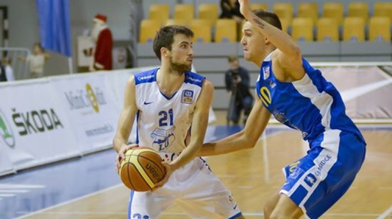 Visvaldis Bikše pret Kristu Pīternieku
Foto: BK LU