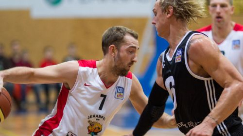 Rihards Kuksiks pret Jāni Timmu
Foto: Lāsma Irša/BK Jēkabpils