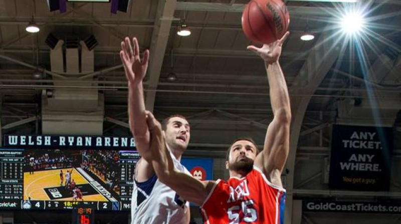 24 gadus vecais Ričmonds Vilde noslēdz uzbrukumu