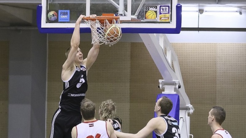 Mareks Mejeris: 18 punkti un deviņas atlēkušās bumbas Liepājā
Foto: liepajniekiem.lv