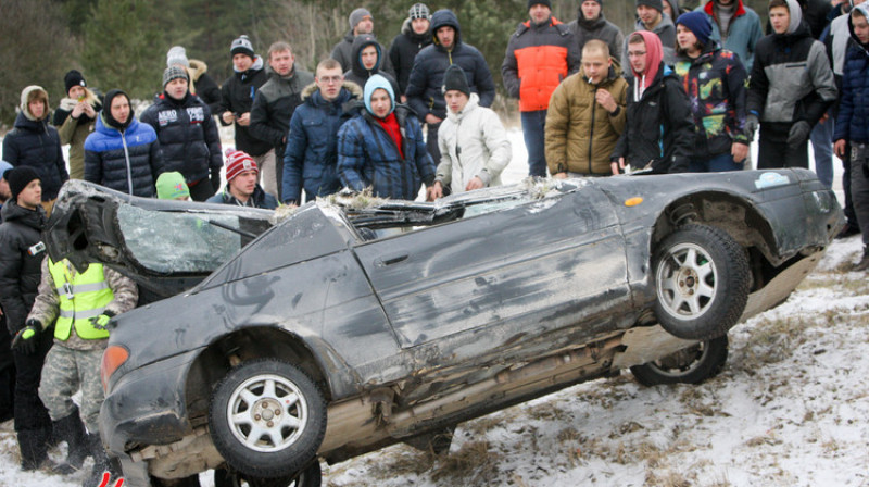 Vereteļņika avarējušais auto
Foto: Aigars Tīdmanis (Go4speed)
