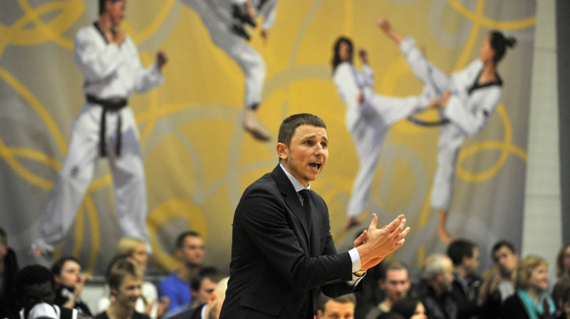 VEF galvenais treneris Nikolajs Mazurs
Foto: Romāns Kokšarovs, f64