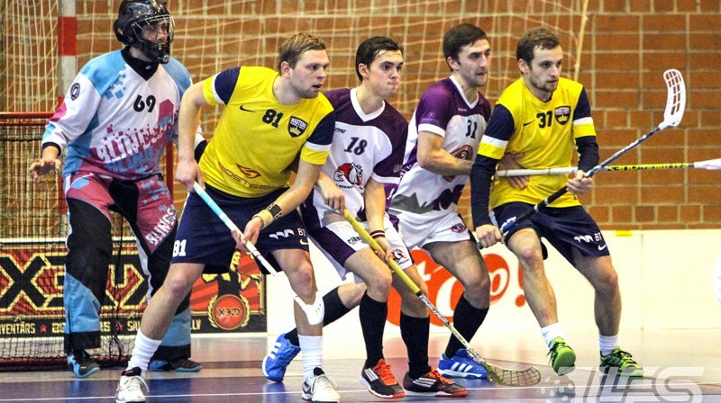 Moments no mača starp "Ulbroku/FS Masters" un "Ķekavas Bulldogs"
Foto: Renārs Buivids, floorball.lv