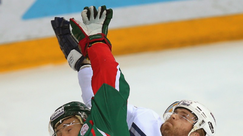 Cīņa par ripu KHL 
Foto: ITAR-TASS / Scanpix