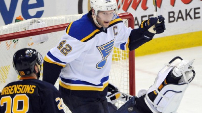 Zemgus Girgensons komandas otrajos ielaistajos vārtos
Foto: AP/Scanpix