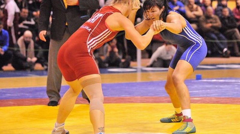 Laura Skujiņa un Anastasija Grigorjeva 
Foto: Pāvels Jerohins, Latvijas Cīņas federācija