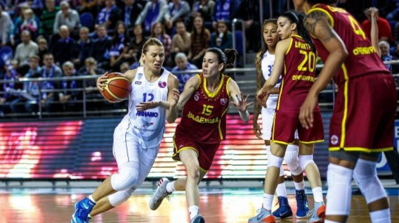 Anete Jēkabsone-Žogota: 16 punkti Eirolīgas uzvarā Prāgā
Foto: kurskbasket.ru