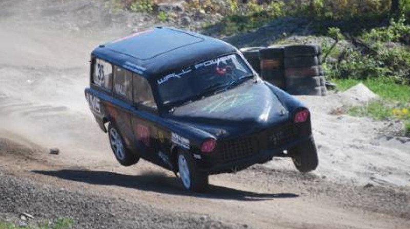 Folkreisa "Volvo"
Foto: bugbeargames.com