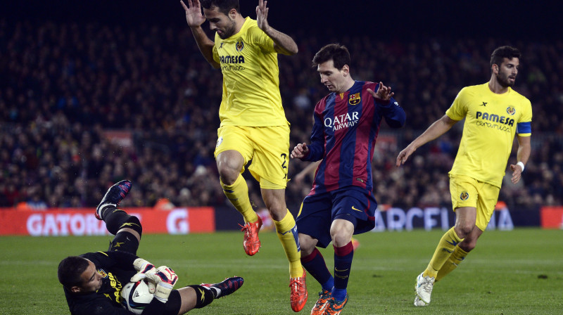 Lionels Mesi, terorizējot "Villarreal" aizsardzību 
Foto: AP/Scanpix