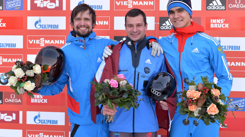 Īglsas medaļnieki - Aleksandrs Tretjakovs, Martins Dukurs, Ņikita Tregubovs 
Foto: AP / Scanpix