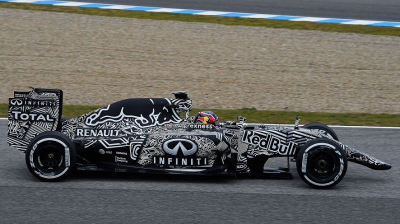 "Red Bull" krāsojums F1 testos
Foto: Pirelli/Hone