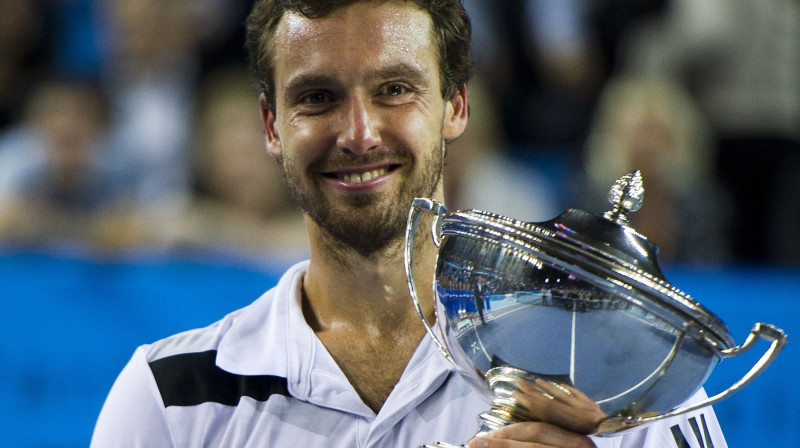 Ernests Gulbis ar Marseļas čempiona trofeju
Foto: SIPA/Scanpix