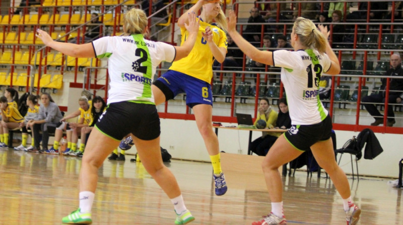 Inese Šļubčenko (ar bumbu)
Foto: Laura Grišāne
