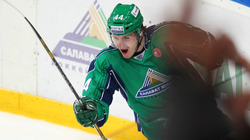 Artūrs Kulda saplosa Novokuzņeckas "Metallurg"
Foto: hcsalavat.ru