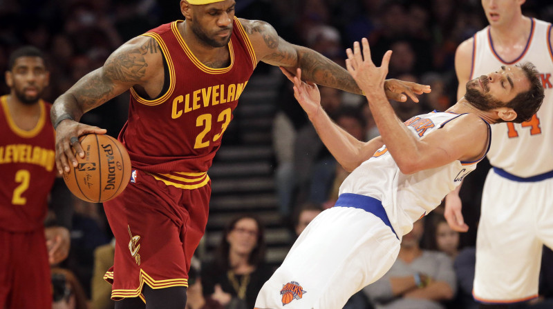 Lebrons Džeimss un Hosē Kalderons Ņujorkā
Foto: AP/Scanpix