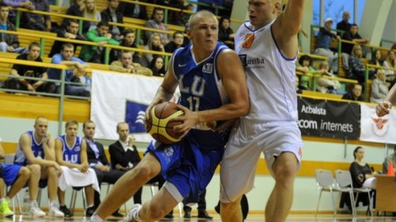 Armanda Ošiņa debijas spēle LU sastāvā 2011. gada 8. oktobrī
Foto: LU