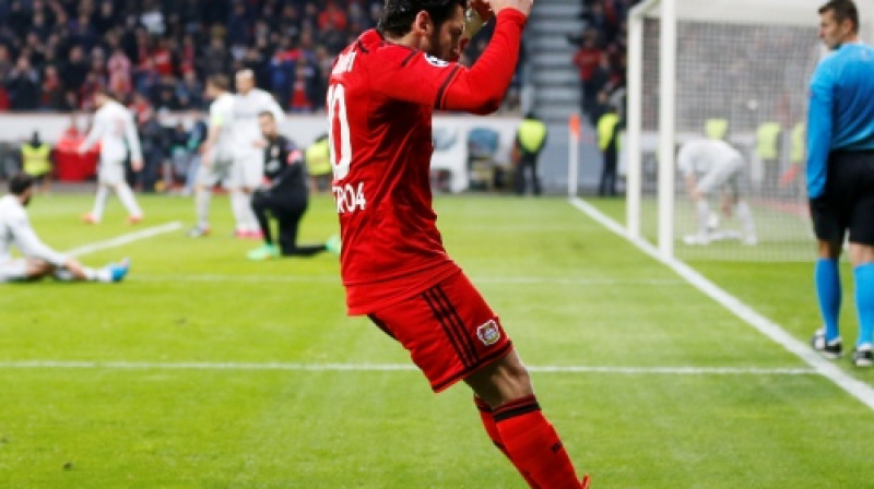 Hakans Čalhanoglu šādi atzīmēja savus vārtus
Foto: AP/Scanpix