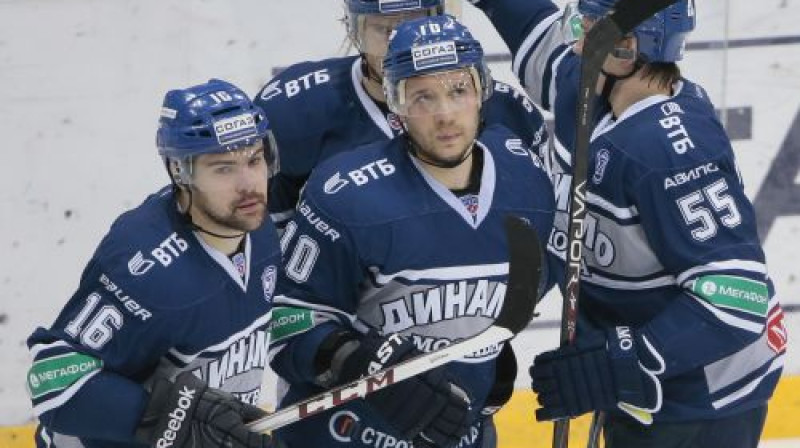 Kaspars Daugaviņš un Maskavas "Dynamo" atspēlējās un pirmajā izslēgšanas mačā svinēja panākumu
Foto: ITAR-TASS/Scanpix