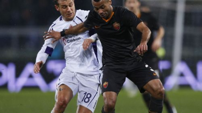 Alesandro Diamanti un Ešlijs Kouls nesen jau tikās Itālijas kausā, kur uzvaru svinēja "Fiorentina"
Foto:  CIAMBELLI/SIPA/Scanpix