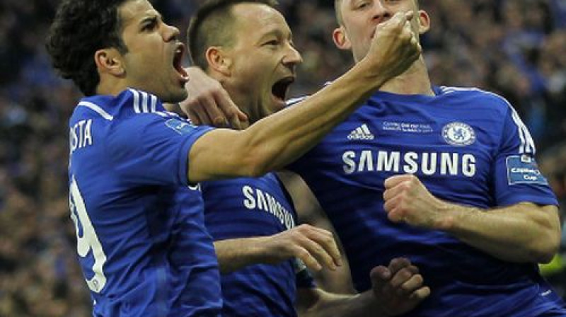 "Chelsea" spēlētāji pēc uzvaras vārtu guvuma
Foto: AFP/Scanpix