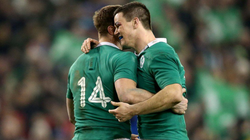 Lielas briesmas angļu aizsardzībai gaidāmas no reaktīvā Tomija Bova (Nr. 14) un virtuozā Džonatana Sekstona. 
Foto: rbs6nations.com